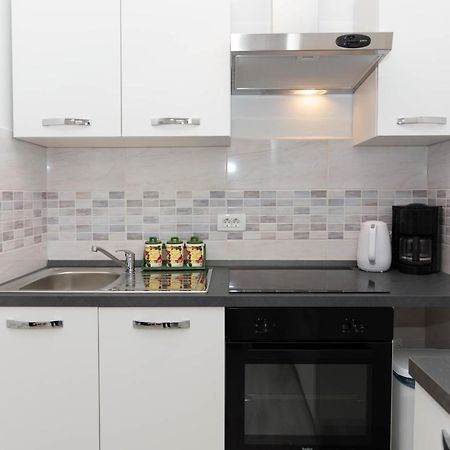 Apartment Ana Пула Екстер'єр фото