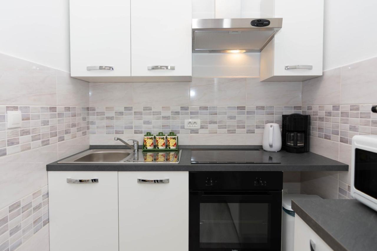 Apartment Ana Пула Екстер'єр фото