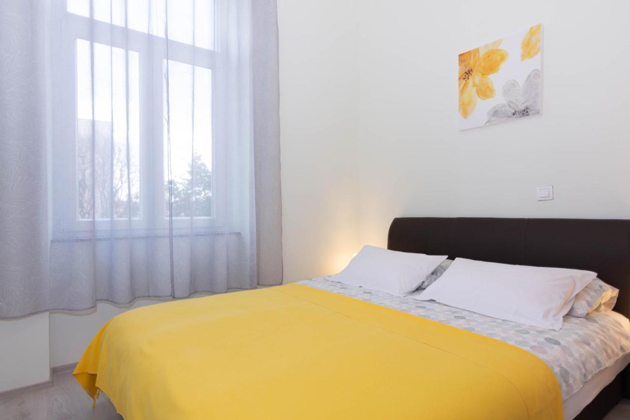 Apartment Ana Пула Екстер'єр фото