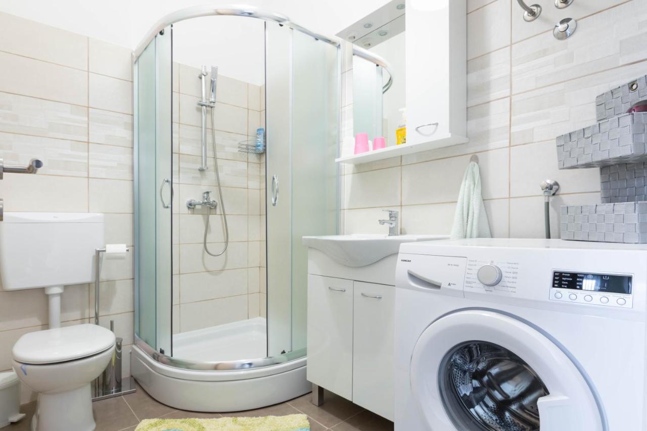 Apartment Ana Пула Екстер'єр фото